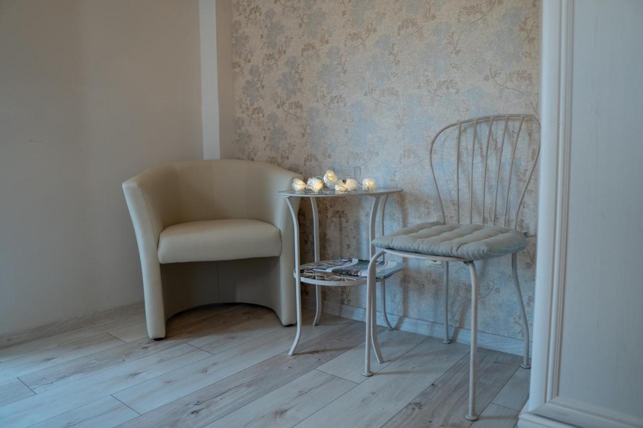 Bed and Breakfast F57 - Franko Csaladi Panzio Balatonlelle Exterior foto
