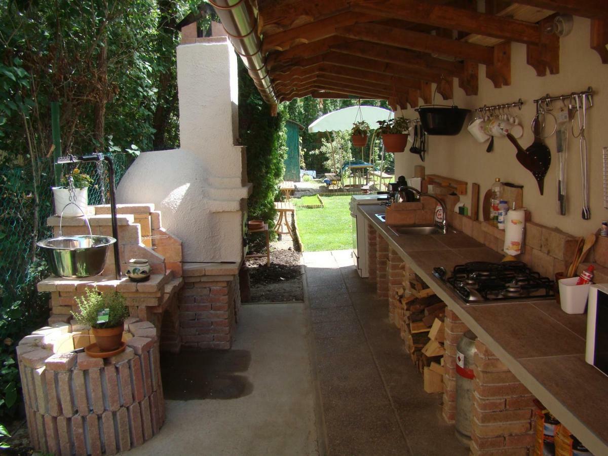 Bed and Breakfast F57 - Franko Csaladi Panzio Balatonlelle Exterior foto